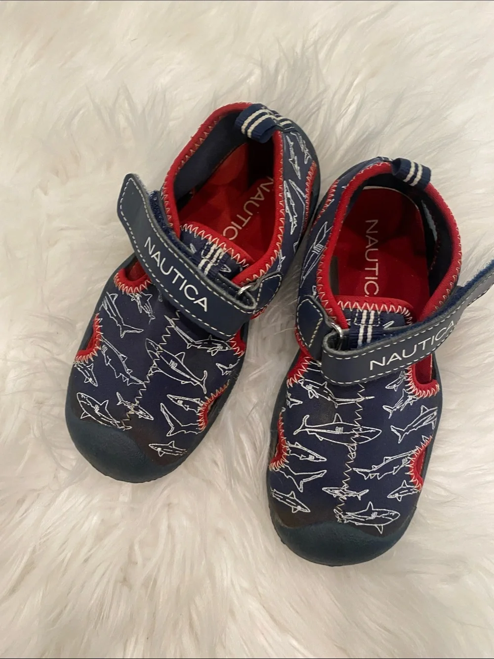 Nautica sz 9 Navy and Red Shark-Print Kids Water Shoes